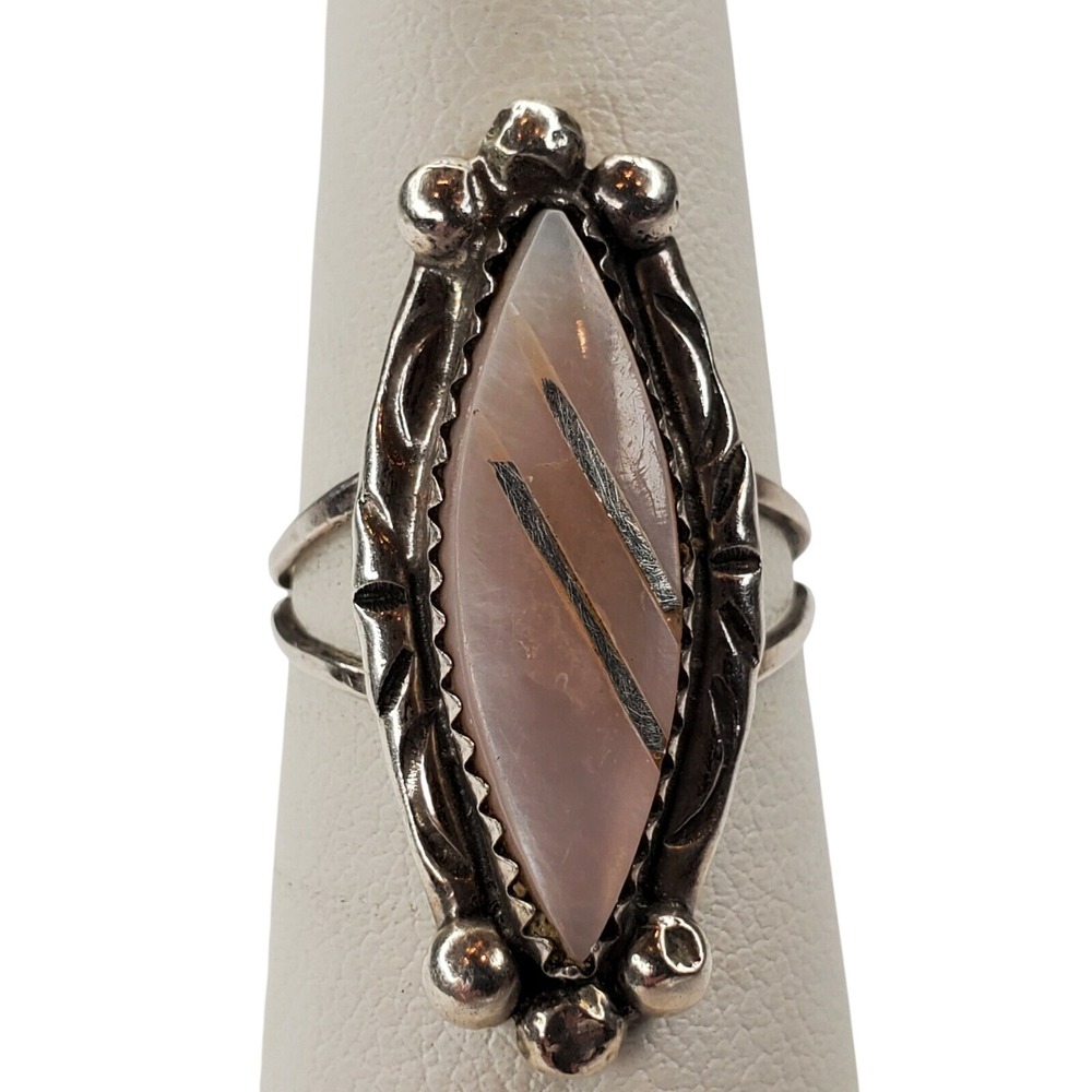 Vintage Ring Southwestern Sterling Silver Mother of Pearl Etched Size 6.75 4.6g‎